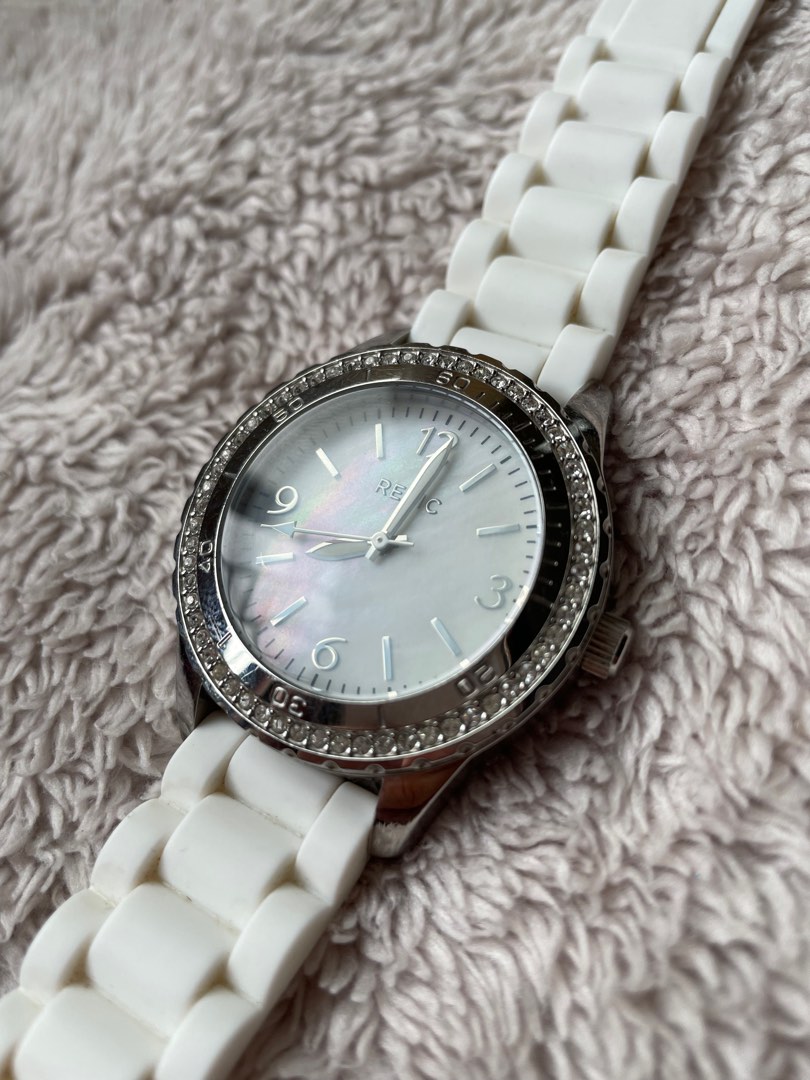 White relic watch deals