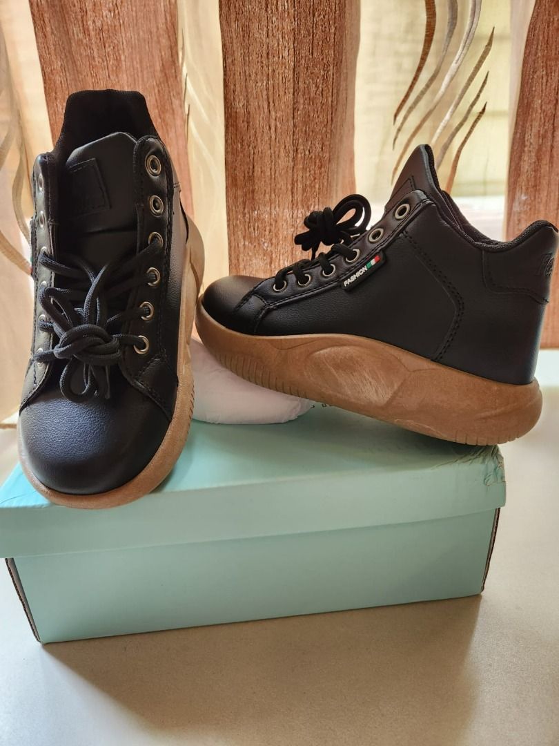 Martin high top top boots