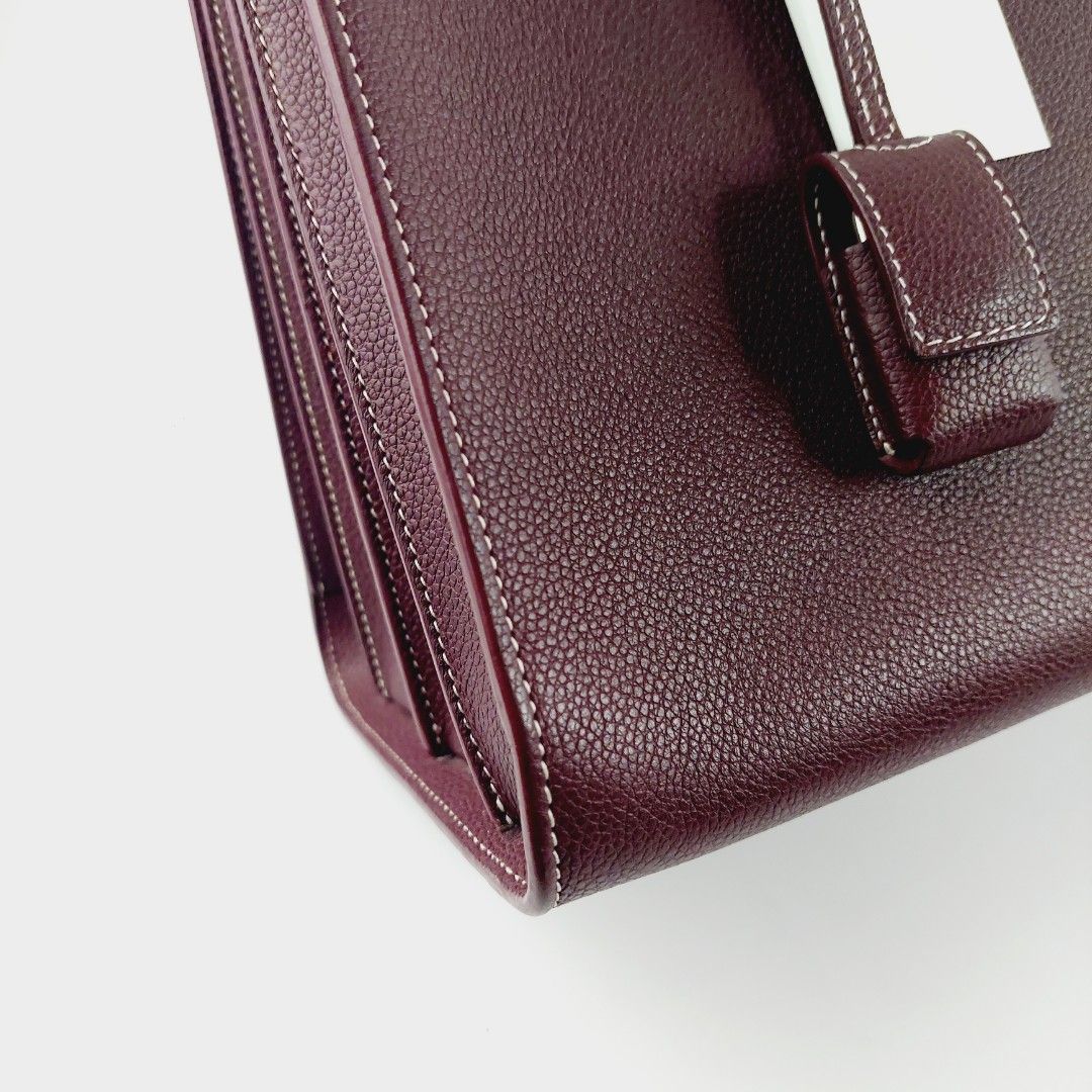YSL Sac de Jour (Category: Luxury Bags & Wallets) located in Quezon City. Submitted by luxurybrokerph (Listing ID 1205729424, Image 2). Description: with lockset entrupy guaranteed authentic.
