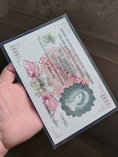 Queen Elizabeth II Notes Collection item 2