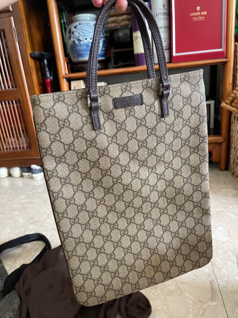 100% Authentic Gucci GG Supreme Monogram Sac Plat Unisex Tote Bag 💼,  Women's Fashion, Bags & Wallets, Tote Bags on Carousell