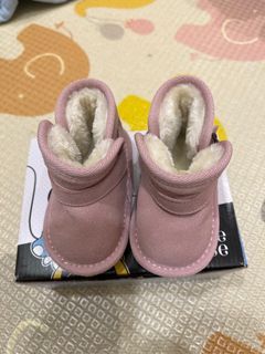 粉色可愛雪靴