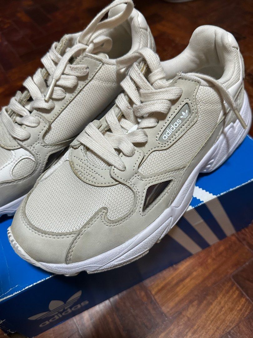 Adidas falcon top size 8