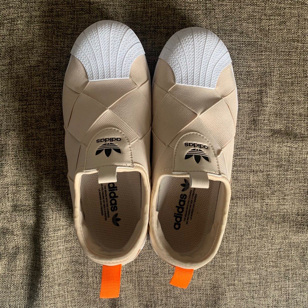 Superstar slip hot sale on adidas beige