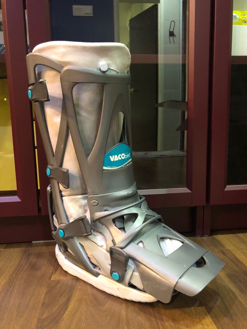 Aircast Boot (VacoPed), Health & Nutrition, Assistive & Rehabilatory