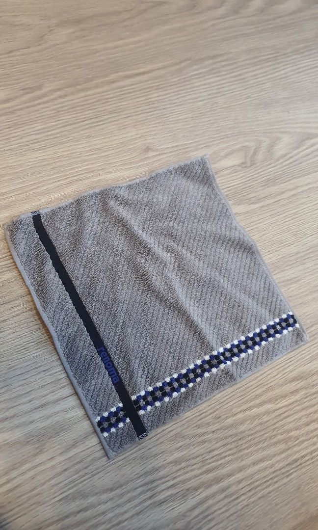 Authentic renoma face towel (Category: Luxury Apparel) located in Cavite. Submitted by ohmie23 (Listing ID 1206026258, Image 1). Description: Authentic renoma face towel.
