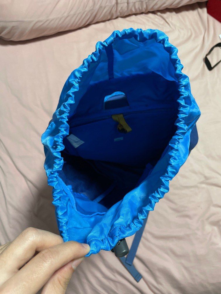 Backpack (Category: Stationery & School Supplies) located in Singapore. Submitted by caroubbt (Listing ID 1205940421, Image 3). Description: Kathmandu backpack. Negotiable. Good for different occasions: school bag, overseas hand carry, outdoor activities etc. Never used. 9.5/10 condition (has been in store for awhile) Get a free disneyland keychain with this!.