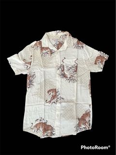 (Category: ) located in . Submitted by hypewardrobe (Listing ID 1206028064, Image 1). Description: .