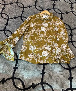 (Category: ) located in . Submitted by Arissa_Closet (Listing ID 1206041616, Image 1). Description: .