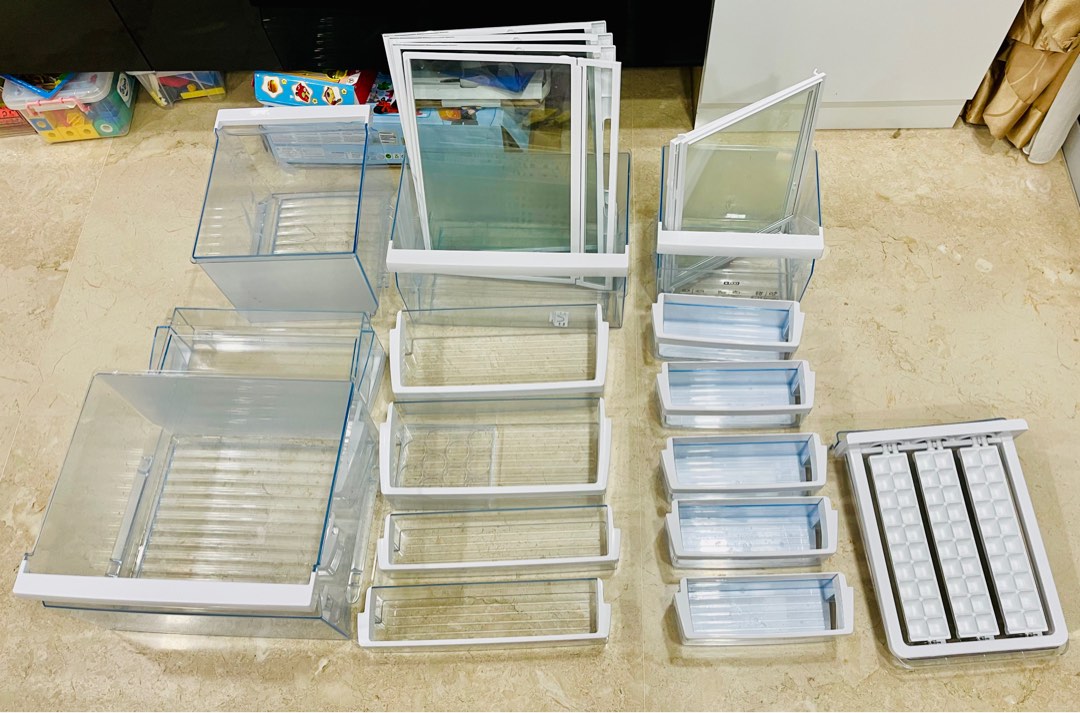 Bosch two doors fridge internal accessories, shelves and containers, TV