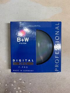 B+W 77mm Circular Polarizing Filter with Adaptor