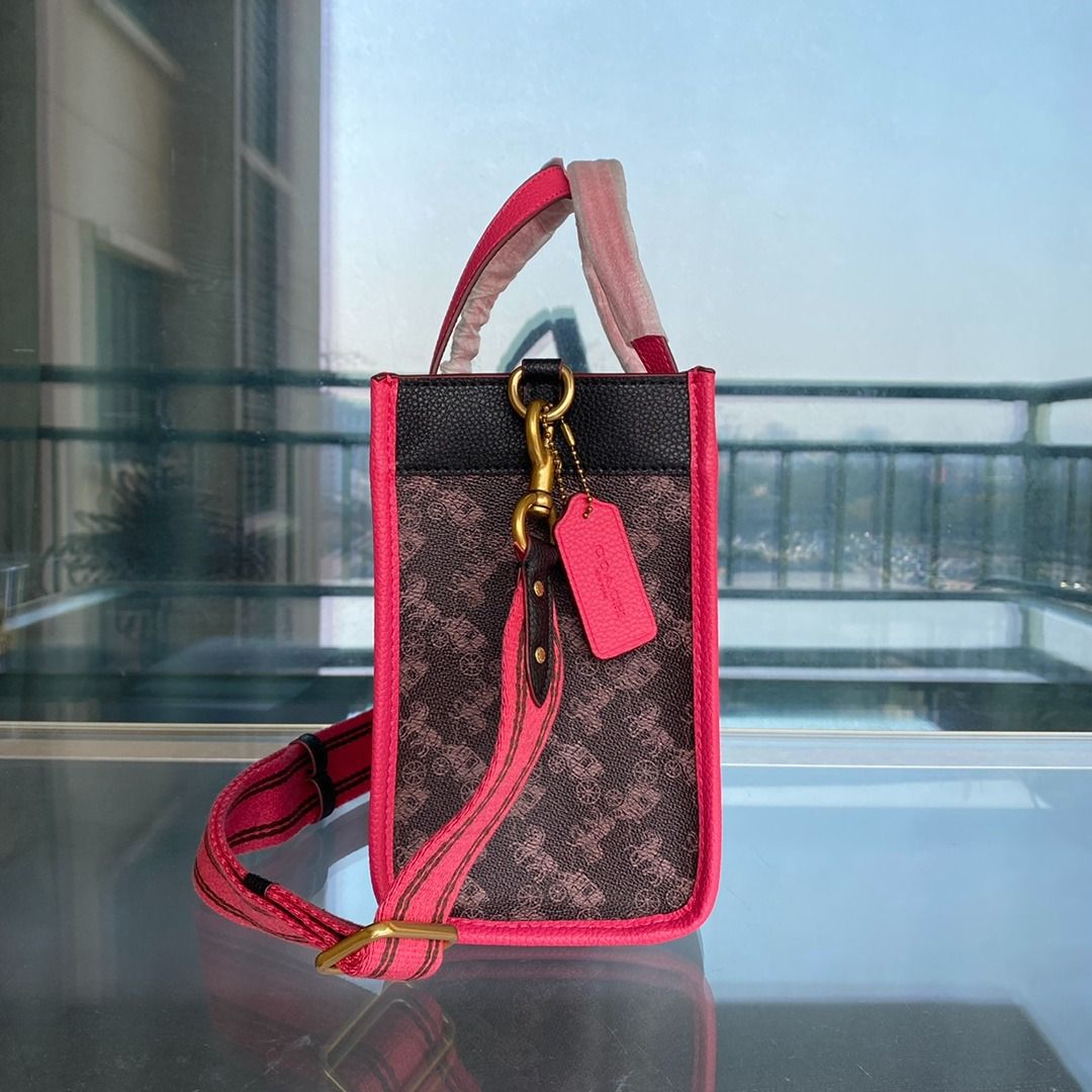 COACH C8456 mini tote new color scheme is here. The most