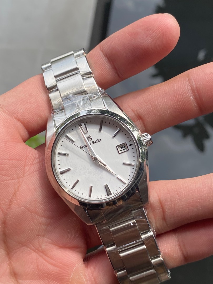 Grand Seiko SBGX 259G quartz Eggshell dial, Luxury, Watches on Carousell