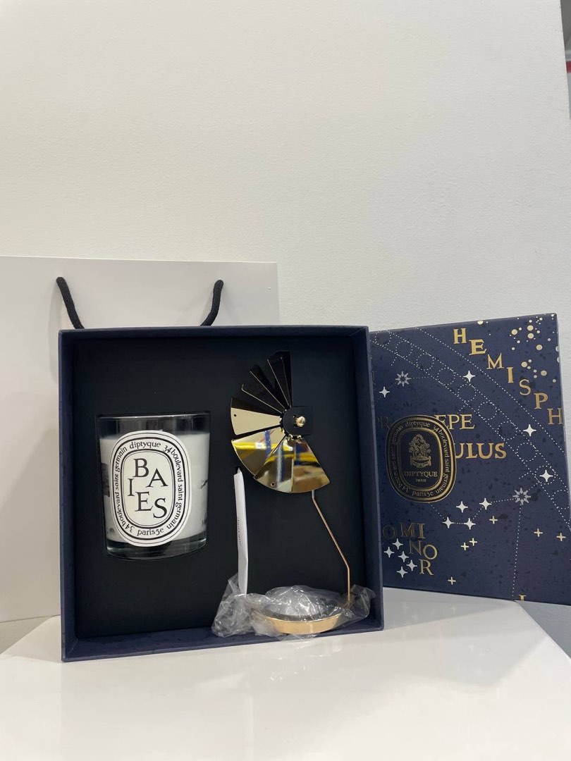 Bougie Diptyque Carrousel - Parfum Baies 190g - Blanche, NEUVE En Coffret