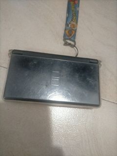 DS LITE FOR SALE. w/games