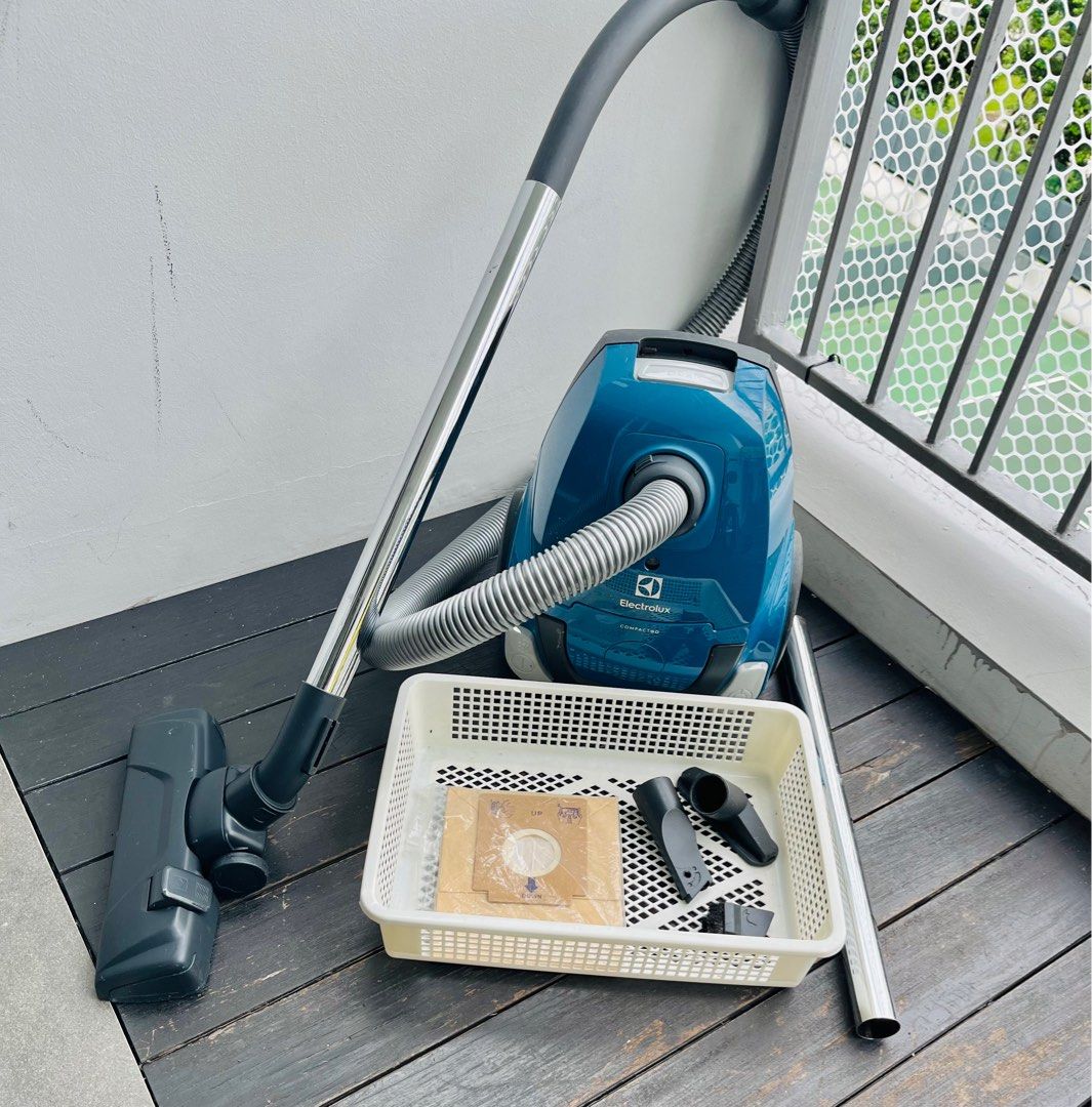 ELECTROLUX Z1220 vacuum Cleaner(1600W) CompactGo, TV & Home Appliances
