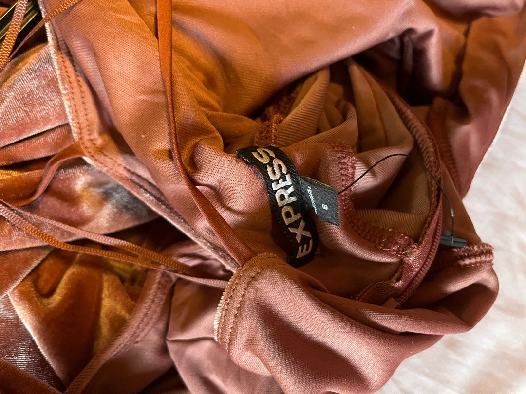 Express pink velour jumpsuit party jumpsuit, Women's Fashion, Dresses