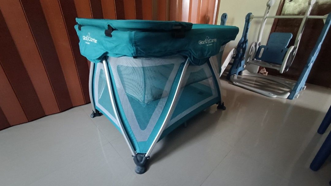 Giant Carrier Crib, Babies & Kids, Baby Nursery & Kids Furniture, Cots