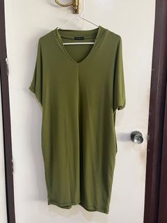 Green short sleeved dress