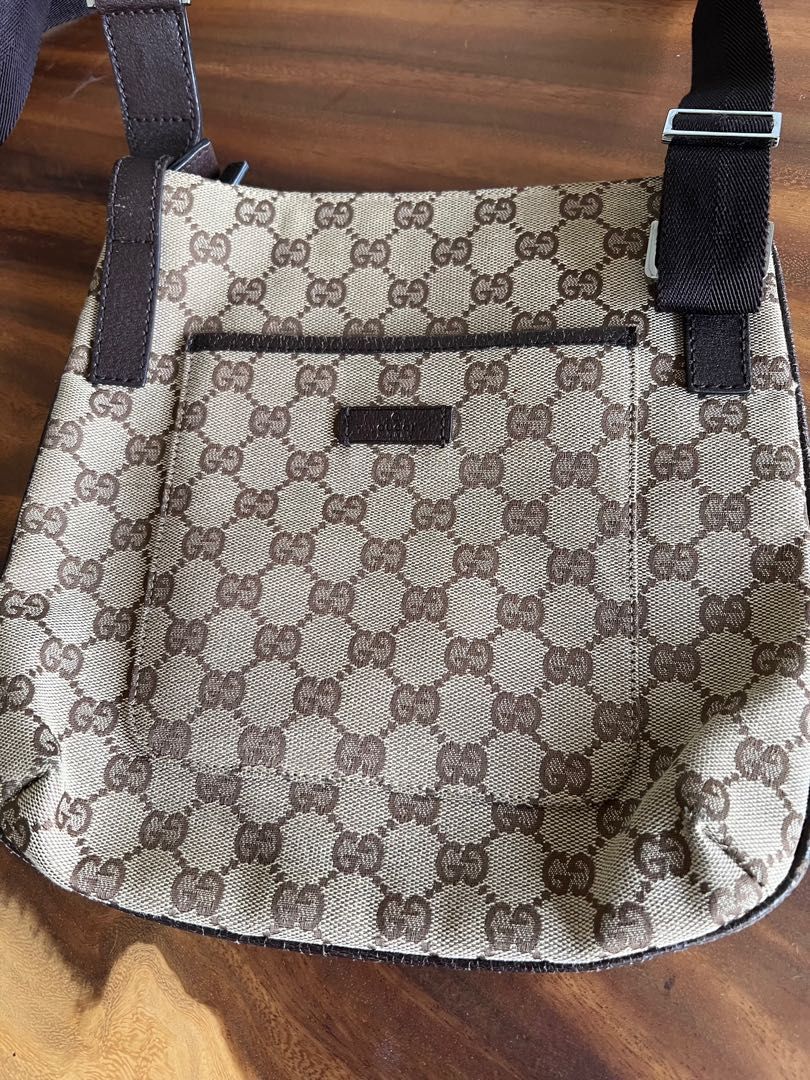 Gucci Messenger Bag, Women's Fashion, Bags & Wallets, Crossbody Bags