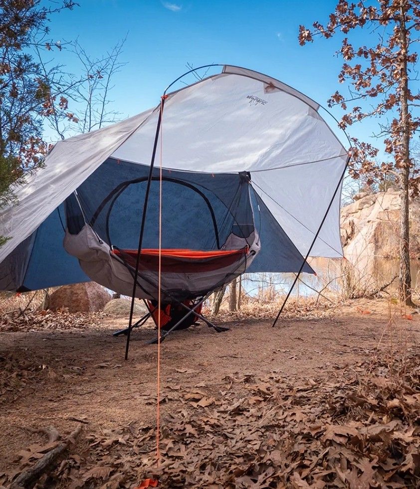 Self clearance supporting hammock