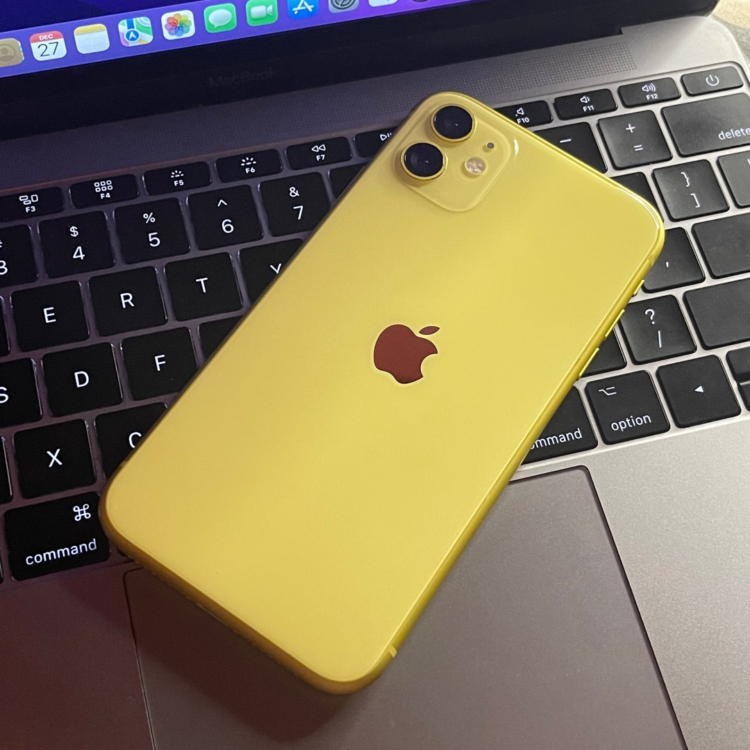iPhone 11 128gb yellow factory unlocked, Mobile Phones & Gadgets
