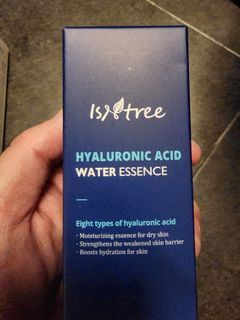 Isntree Hyaluronic acid water essence