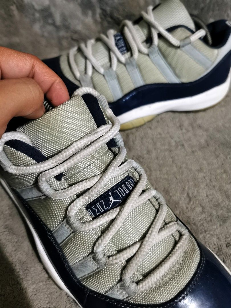 2001 jordan 11 low