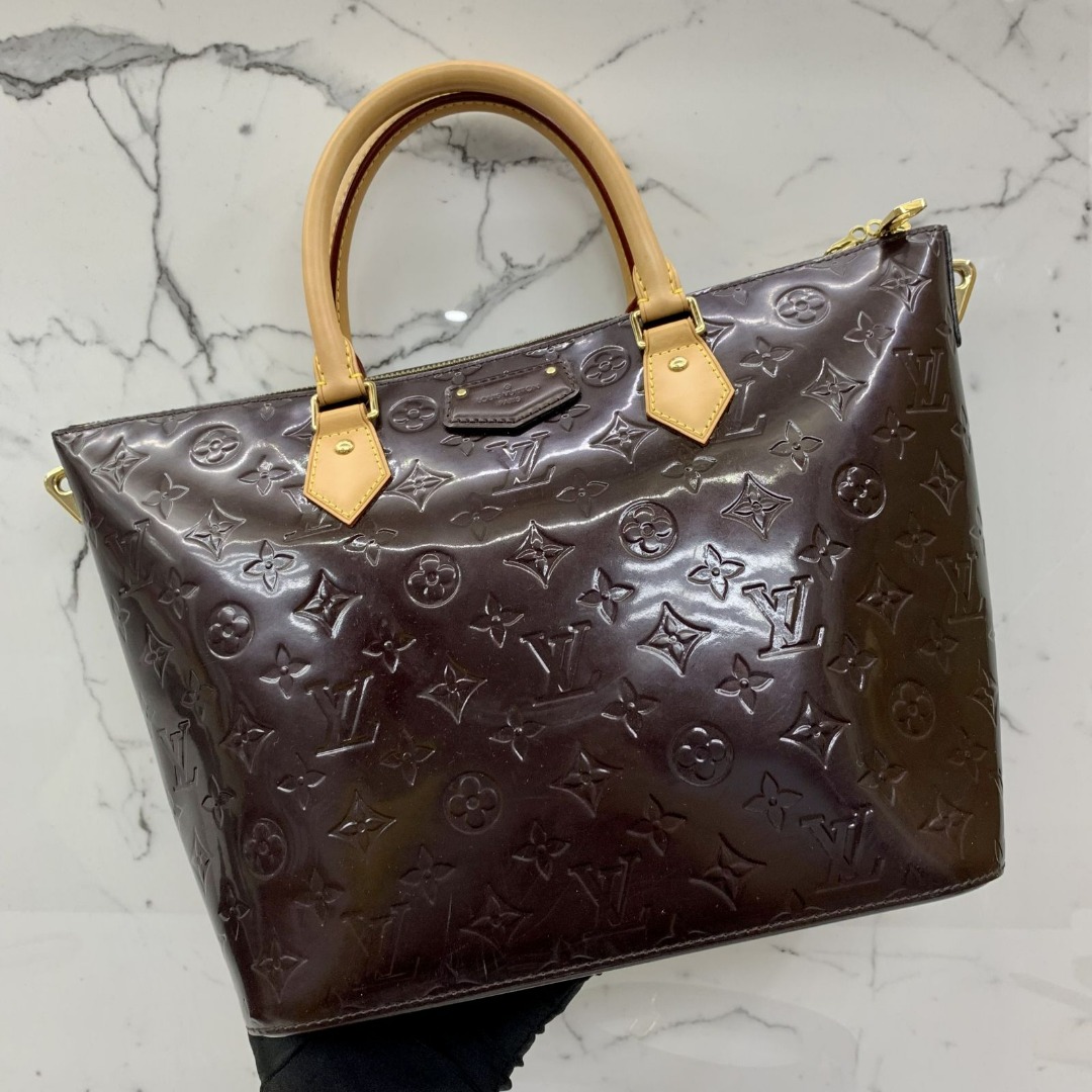 Louis Vuitton Marignan (red), Luxury, Bags & Wallets on Carousell