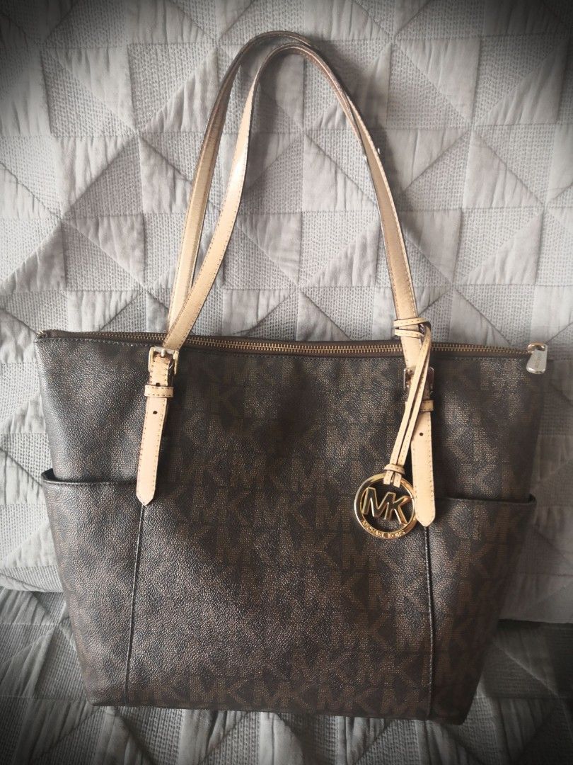 Michael Kors Tote Bag, Women's Fashion, Bags & Wallets, Tote Bags on  Carousell