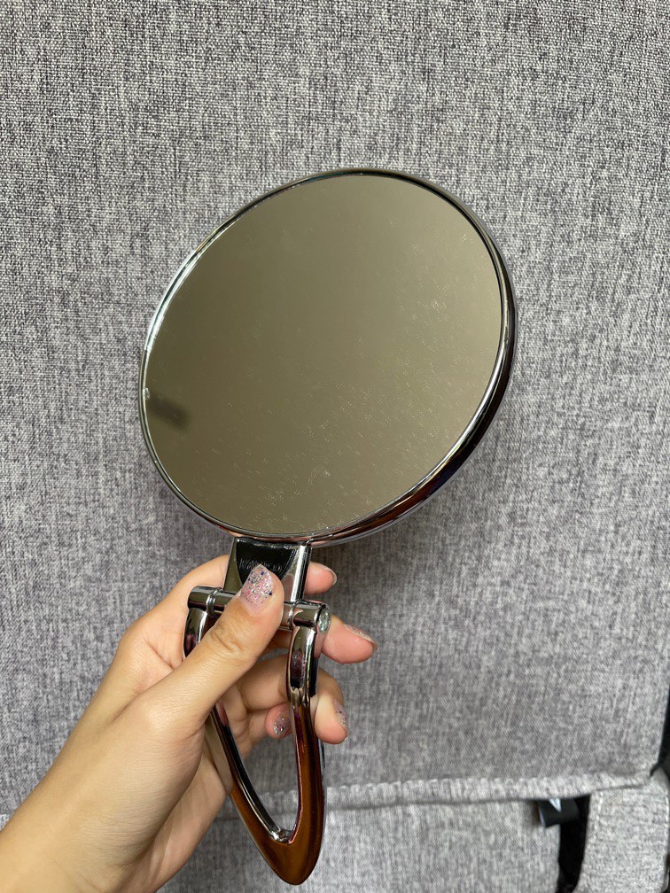 miniso mirror, Furniture & Home Living, Home Decor, Mirrors on Carousell