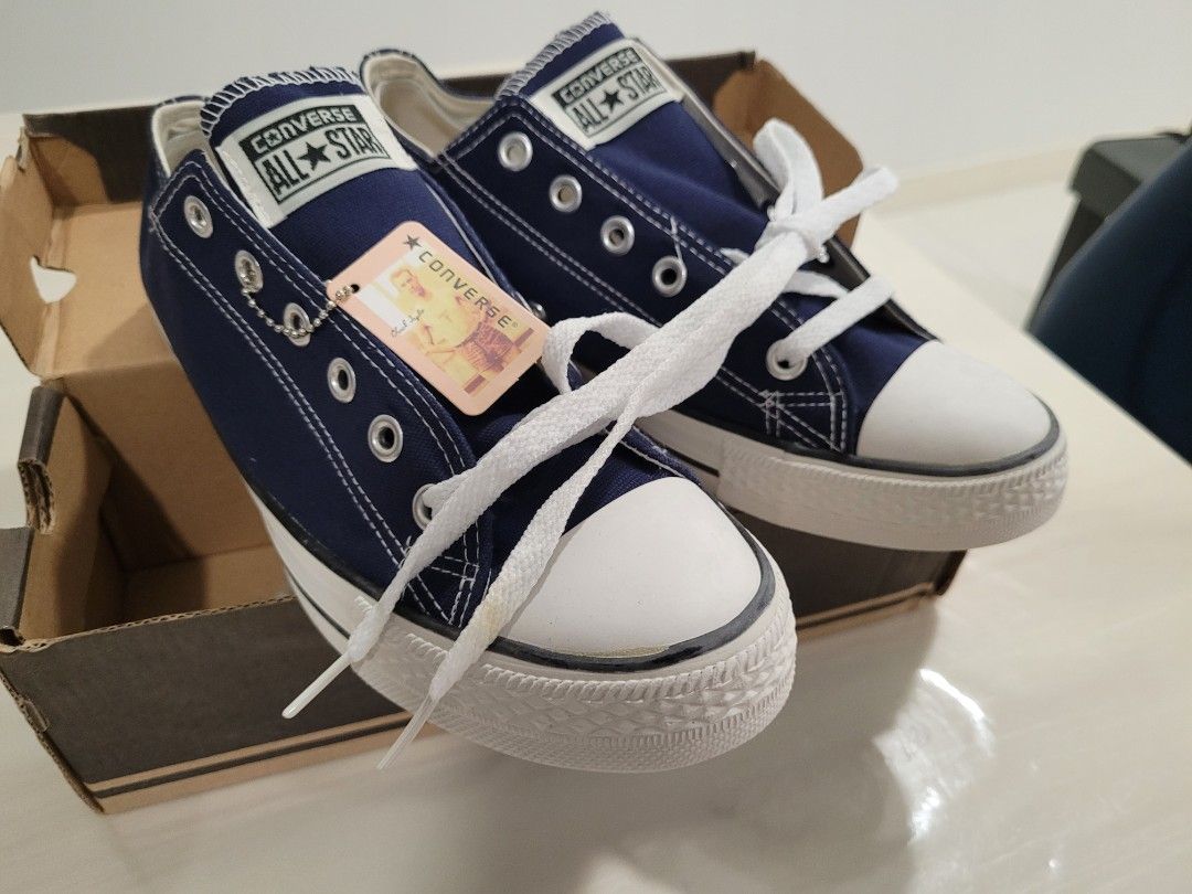 Converse sneakers navy blue hotsell