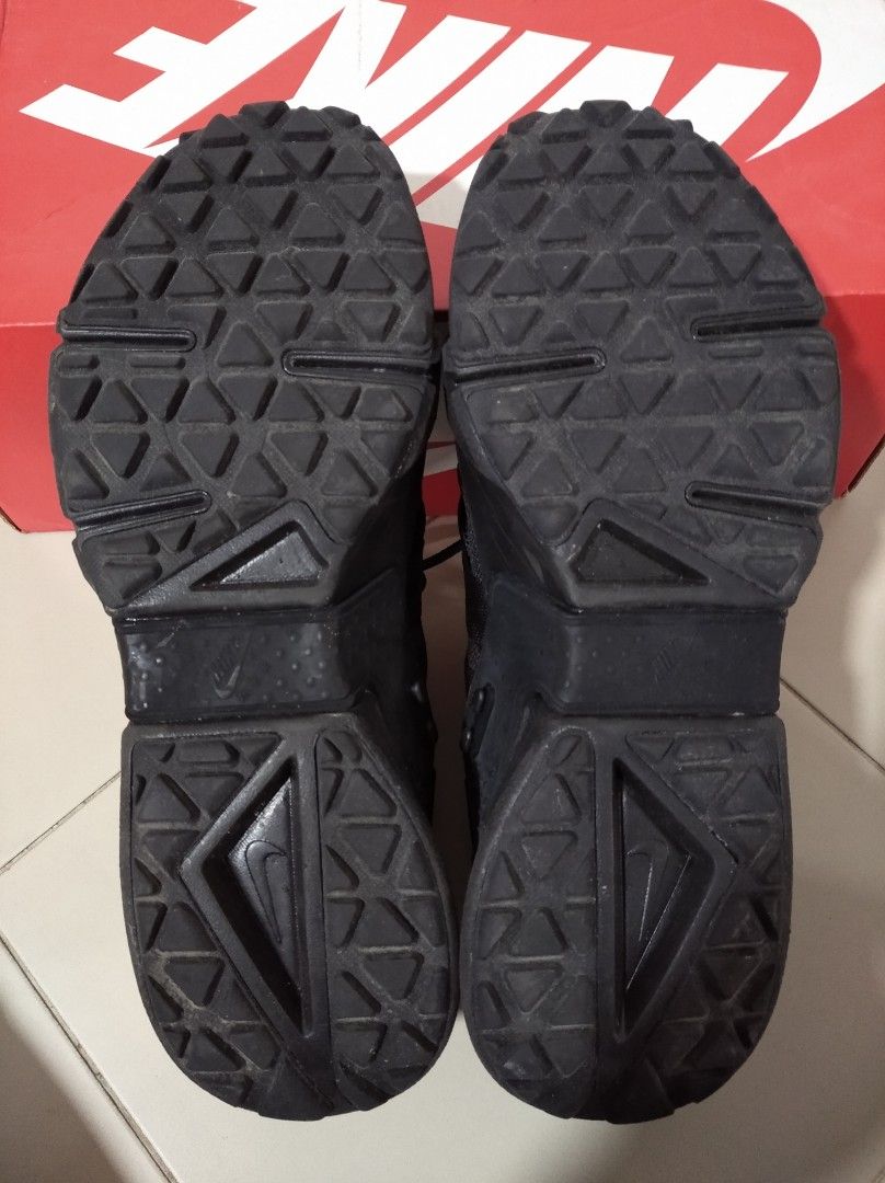 Nike air huarache gripp triple best sale black