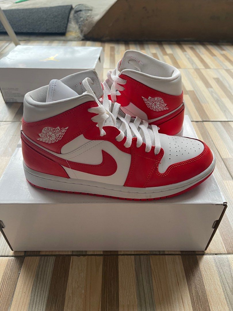 Nike Air Jordan 1 habanero red wmn, Women's Fashion, Women's Shoes on