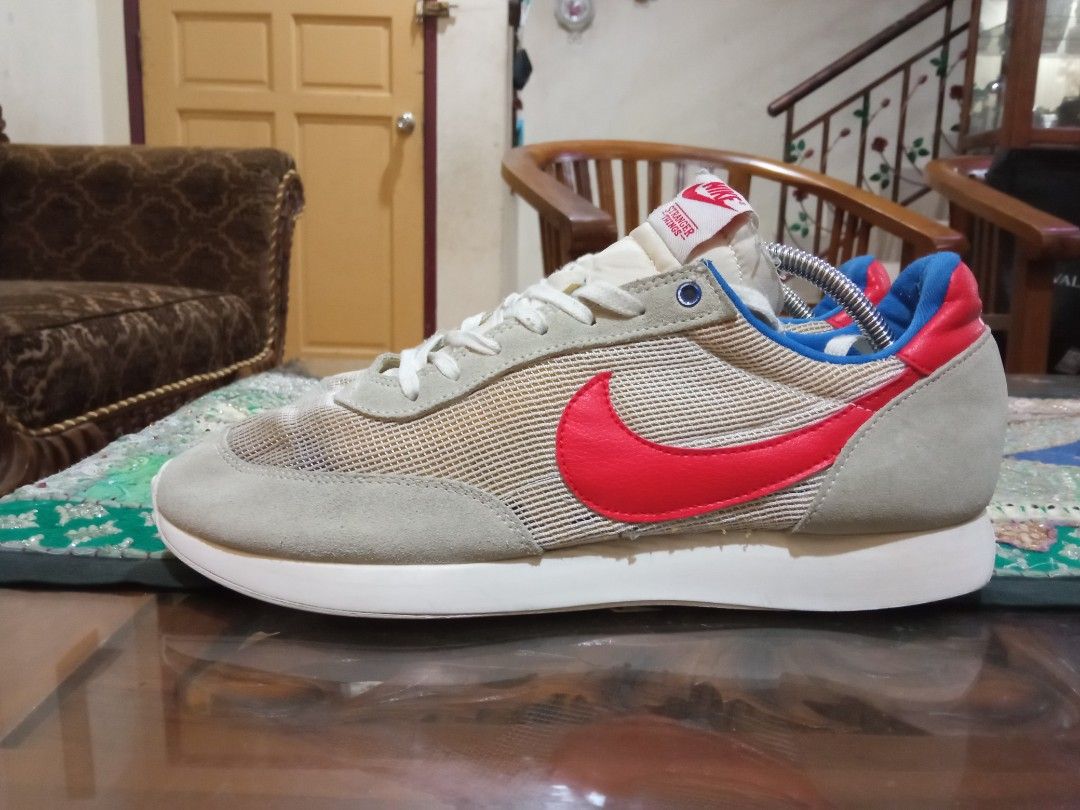 Nike tailwind x stranger things top