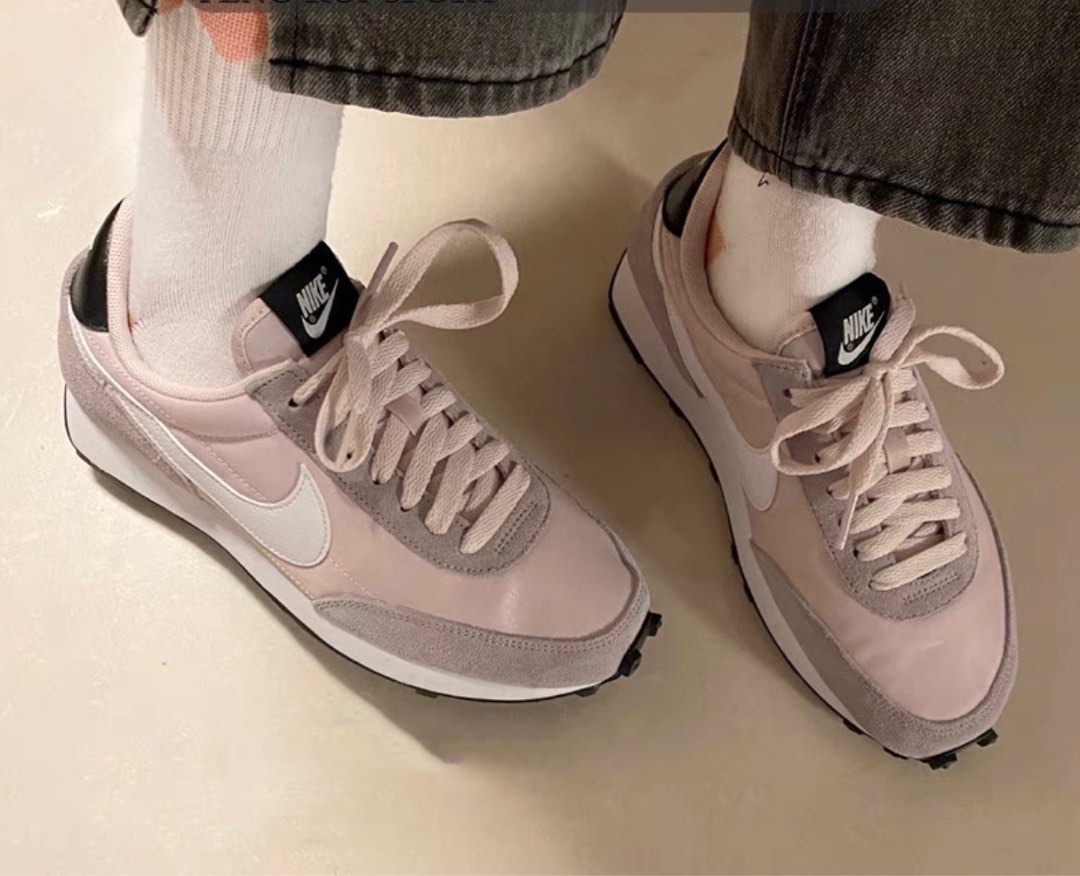 NIKE WOMEN S DAYBREAK US 6 Women s Fashion Footwear Sneakers