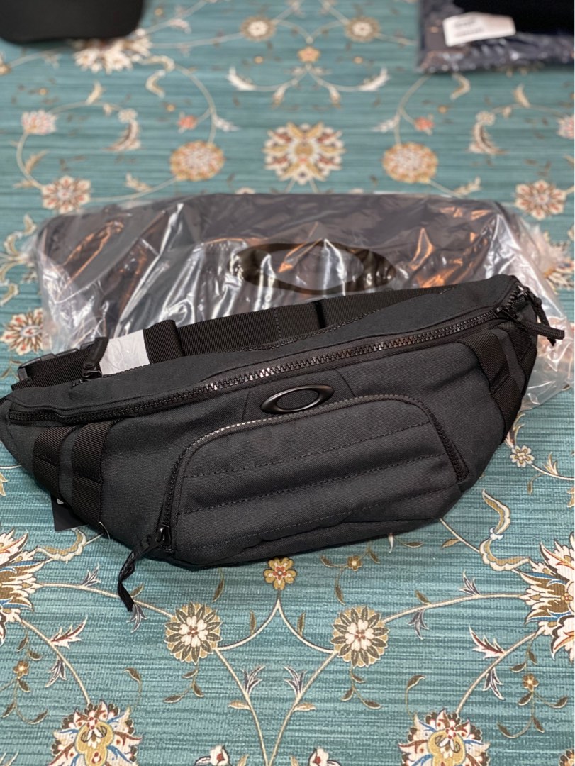 Oakley top hip pack