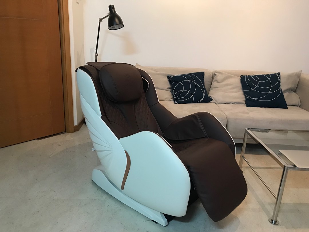 Ogawa Mysofa Luxe Designer Massage Chair need space lower