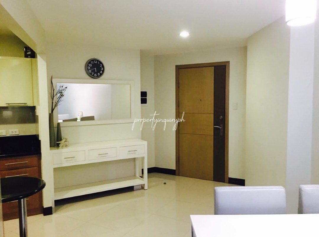 Makati One Central 1BR for Sale (Category: Apartments & Condos) located in Pasig City. Submitted by propertyinquiryph (Listing ID 1205942620, Image 1). Description: For Sale One Central - Salcedo Village Makati Spacious 1BR 56 sqm Fully furnished Mid floor No parking Clean title Selling at Php 11M Inclusive of seller’s expenses Get the best deals from propertyinquiryph .