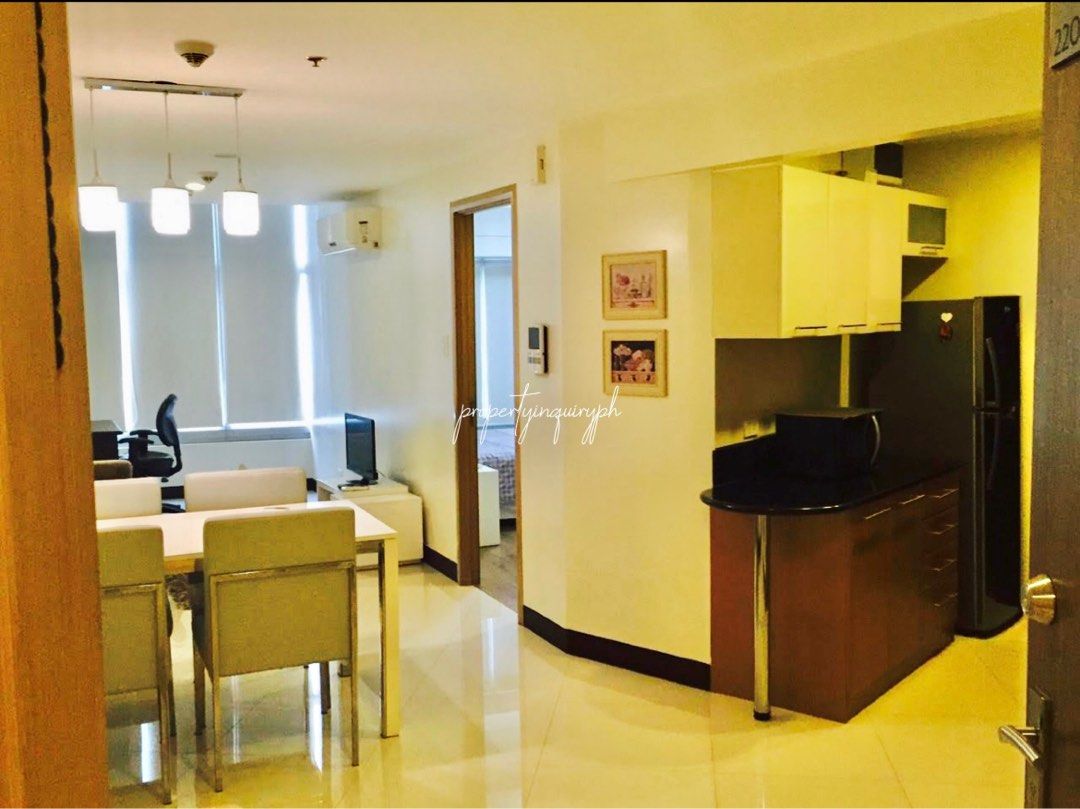 Makati One Central 1BR for Sale (Category: Apartments & Condos) located in Pasig City. Submitted by propertyinquiryph (Listing ID 1205942620, Image 2). Description: For Sale One Central - Salcedo Village Makati Spacious 1BR 56 sqm Fully furnished Mid floor No parking Clean title Selling at Php 11M Inclusive of seller’s expenses Get the best deals from propertyinquiryph .