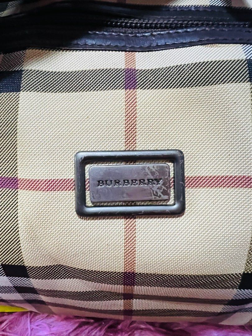 Orig vintage papillon burberry bag (Category: Luxury Bags & Wallets) located in Cavite. Submitted by jnizadion12345 (Listing ID 1206004321, Image 2). Description: Selling low due to its signs of usage. Not sure kung ano material parang makapal na nylon..