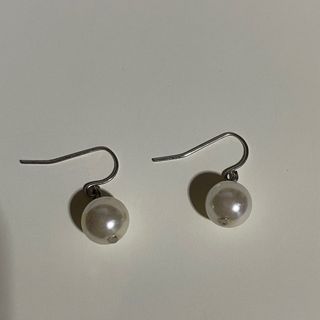 Pearl Earring