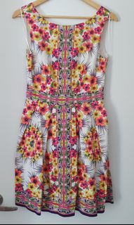 Portmans floral dress size 8 w side zip