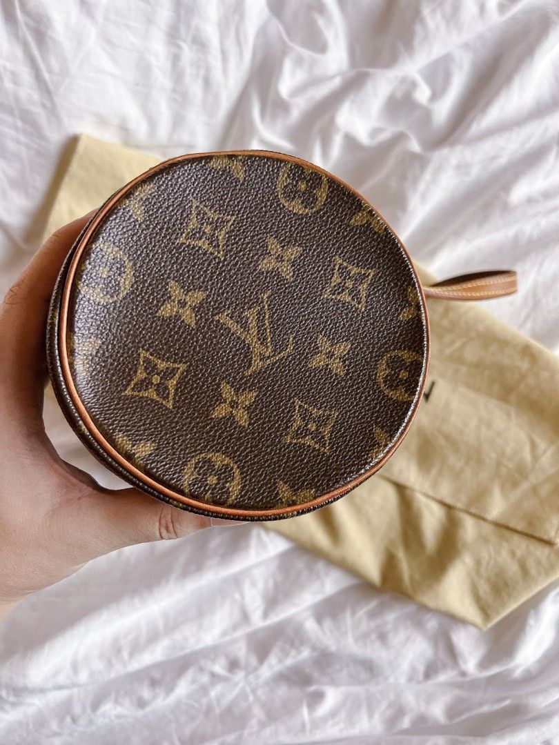 Louis Vuitton Bag Papillon 26 Damier Canvas Gold Hardware, Luxury, Bags &  Wallets on Carousell