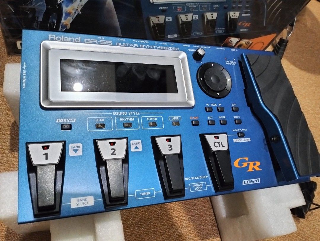 Roland GR 55 Guitar Synthesizer like new Sale Swap Hobbies Toys