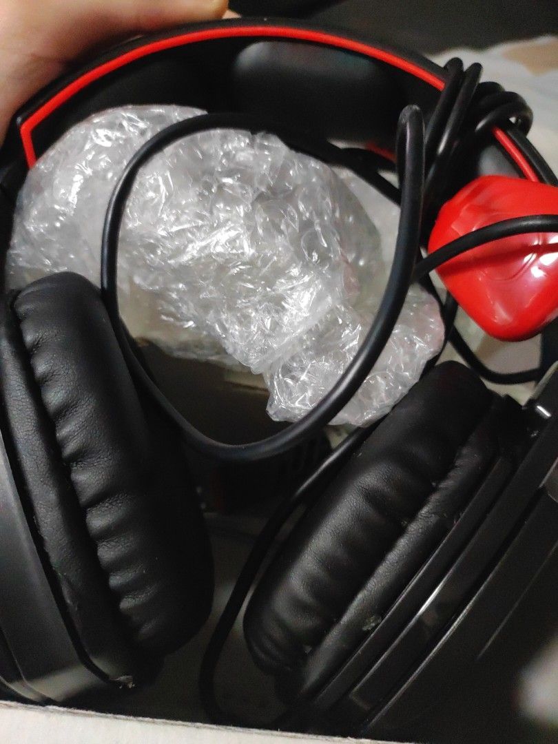 Sades headphone, Audio, Headphones & Headsets on Carousell
