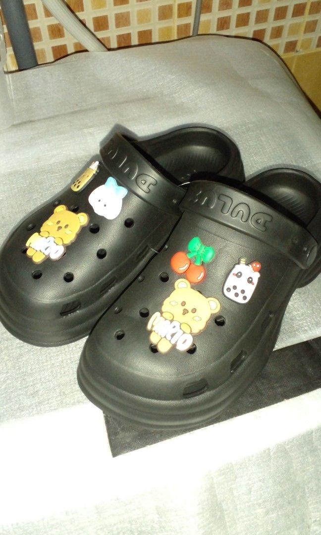 Sandal merk clearance crocs