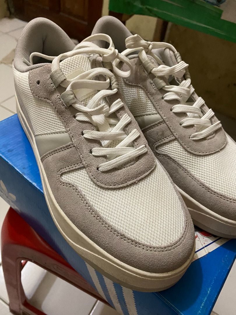 Sepatu Kets ZARA, Fesyen Pria, Sepatu Sneakers di Carousell