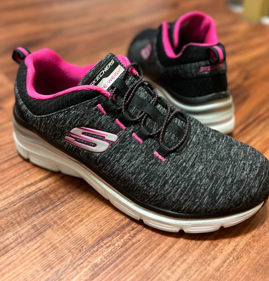 Skechers Lite-Weight ladies shoes (Size UK 5/ EUR38), Women's Fashion,  Footwear, Sneakers on Carousell