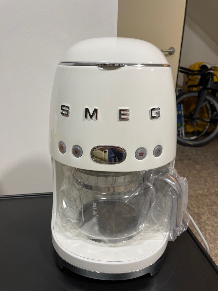 SMEG coffee machine White, TV & Home Appliances, Kitchen Appliances, Coffee Machines & Makers